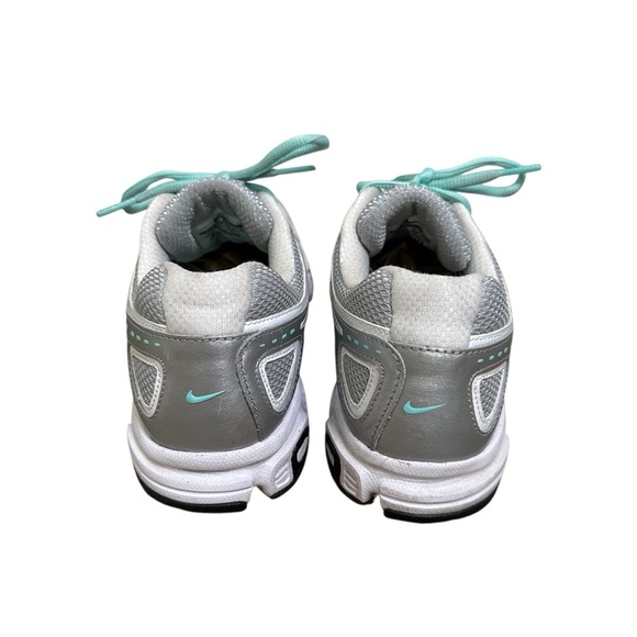 Nike Women’s 10.5 Running Shoe - Picture 11 of 12
